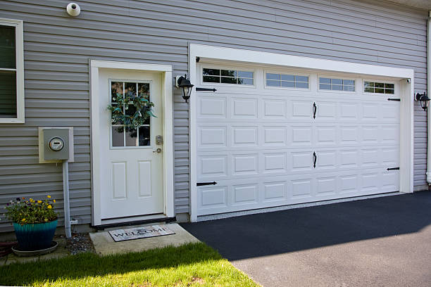 24/7 Emergency Garage Door Panel Replacement experts in Frenchtown, NJ